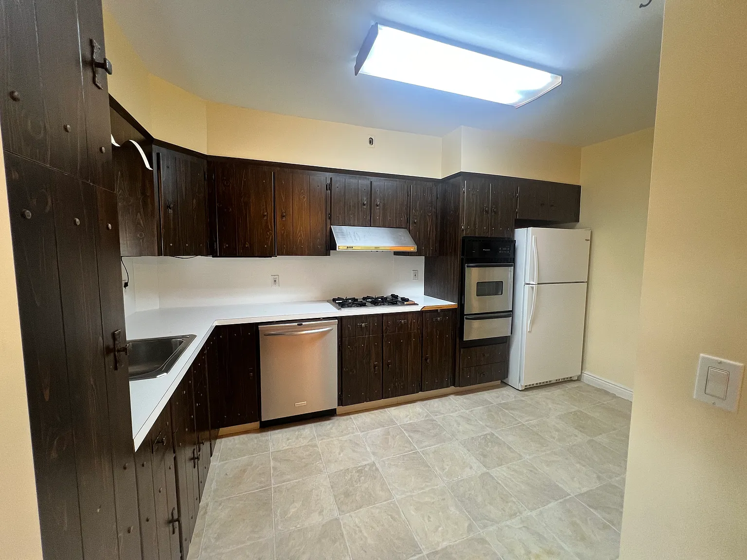 1 bed, 800 sqft, $1,950 — Photo 2