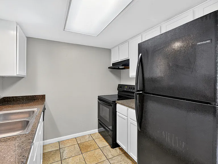 Terrace at Naples Townhomes — Photo 29