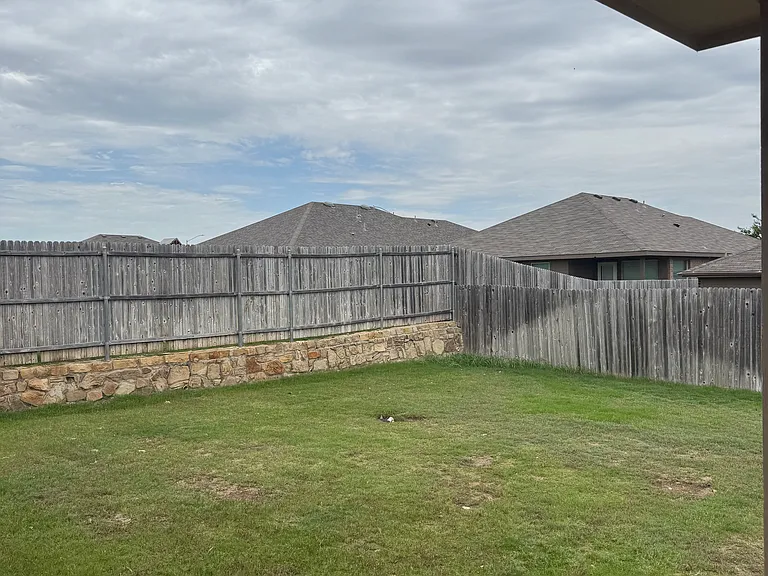 9236 Castorian Dr — Photo 27