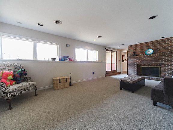 Living room facing south swimming pool