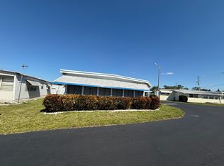 24A Holiday Pl, Tavares, FL 32778