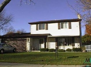 14733 Westpoint Dr, Sterling Heights, MI