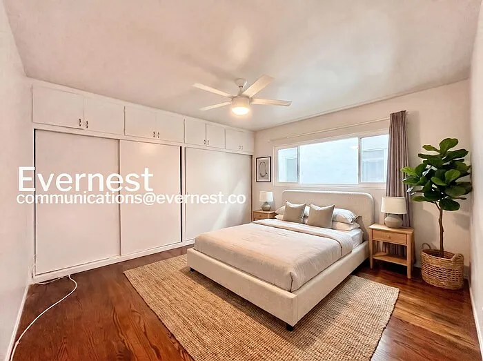 1261 E 1st St #5 — Photo 4