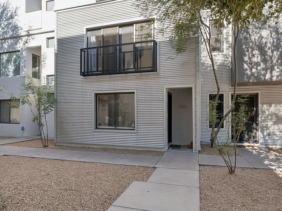 Front Door 

Located in a quiet and gated community
