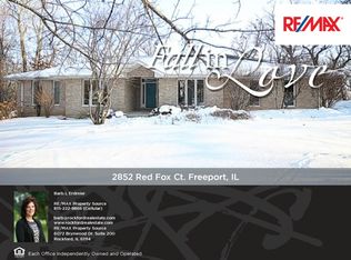 2852 Red Fox Ct, Freeport, IL 61032