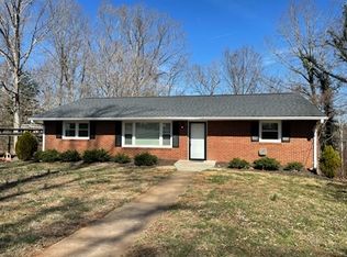 123 Hilltop St, Morganton, NC 28655