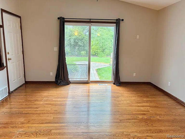 2111 Earlmont Rd — Photo 12