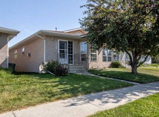 303 W Centre St N #B, Sundre, AB T0M1X0