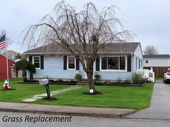 18 Noella Ave, Coventry, RI 02816