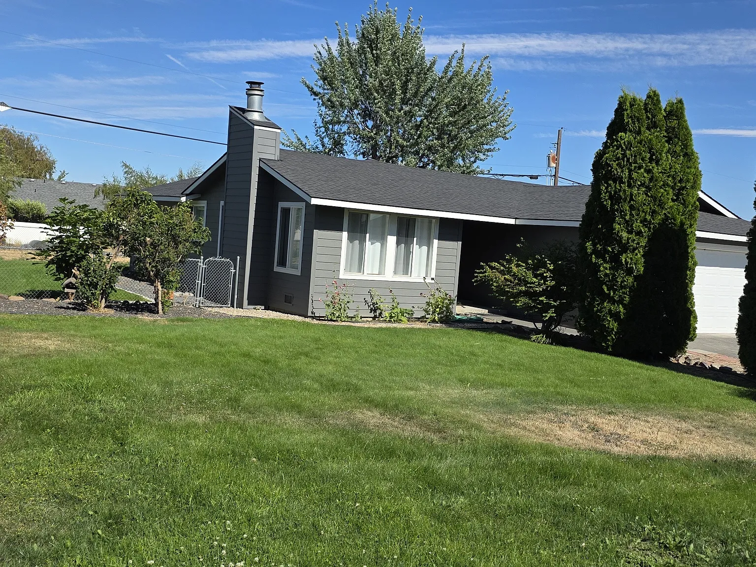 3 bed, 1190 sqft, $2,050 — Photo 2