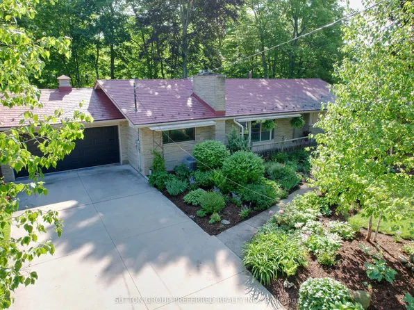 7 Metamora Cres, London, ON N6G 1R2