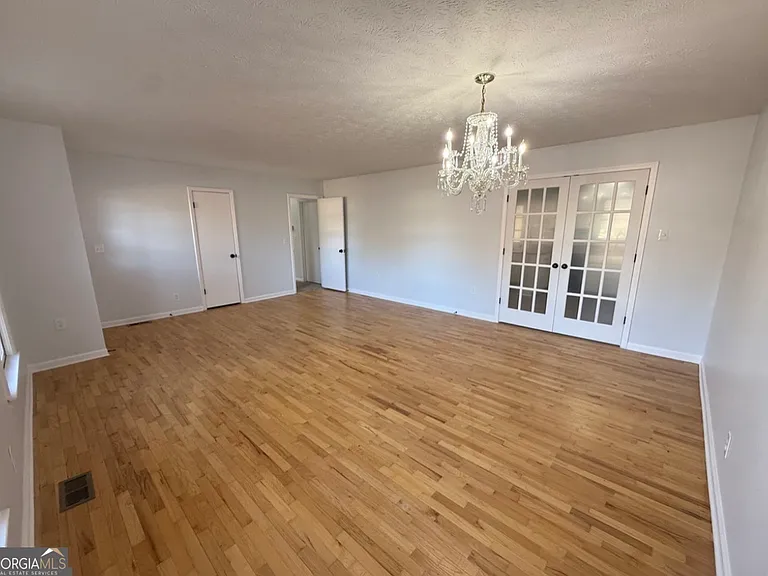 1612 Knox St — Photo 13