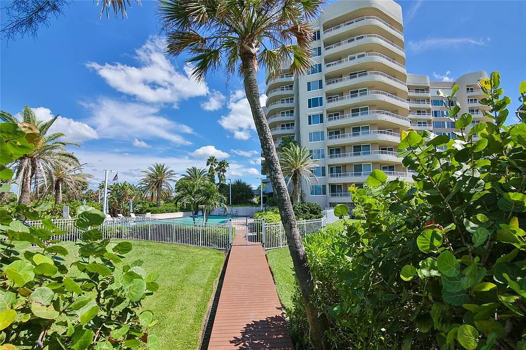 2 bed, 2.0 bath, 1602 sqft, $11,000 — Photo 1