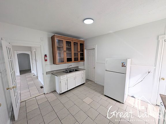 4th image of 1729 Vinewood St APT 1