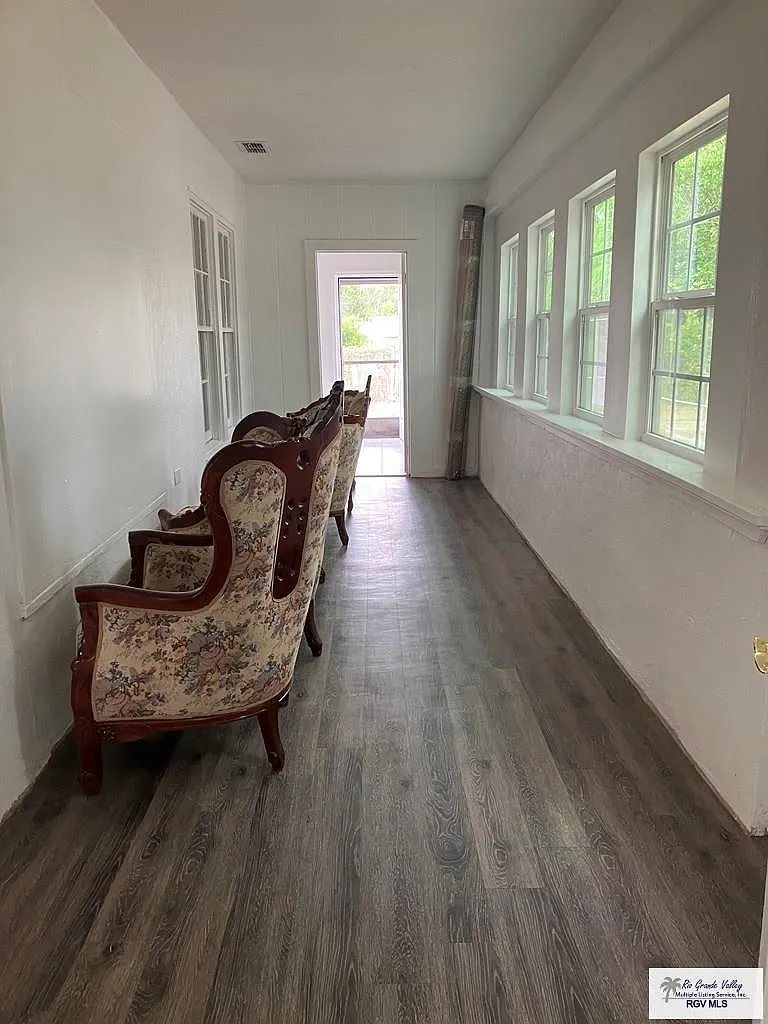 3 bed, 2.0 bath, 2191 sqft, $1,500 — Photo 4