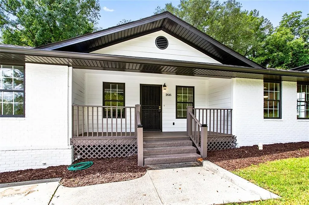 3 bed, 1656 sqft, $2,185 — Photo 2