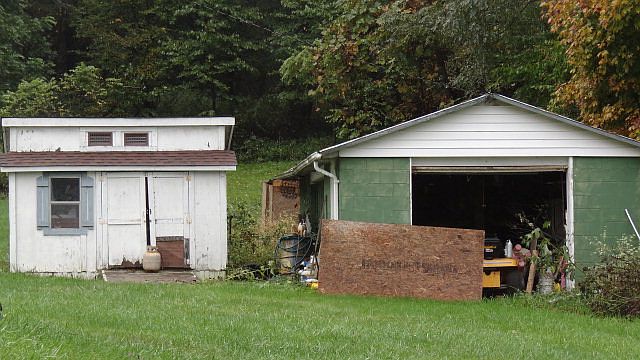 2nd image of 637 S Main St