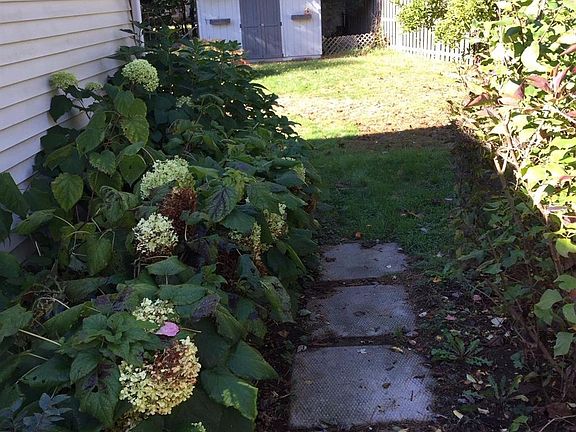 3rd image of 323 Garland Ave
