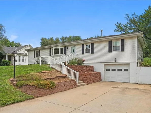 4701 Miller Rd, Saint Joseph, MO 64505