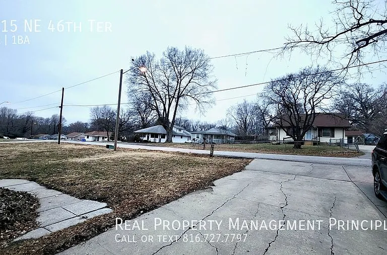 4515 NE 46th Ter — Photo 22
