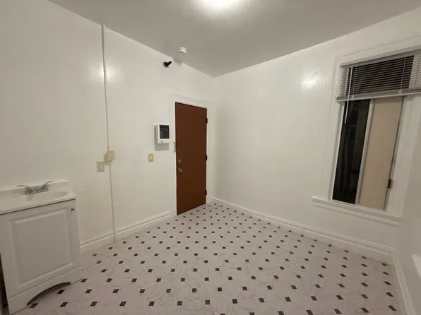 301 Columbus Ave #215, San Francisco, CA 94133