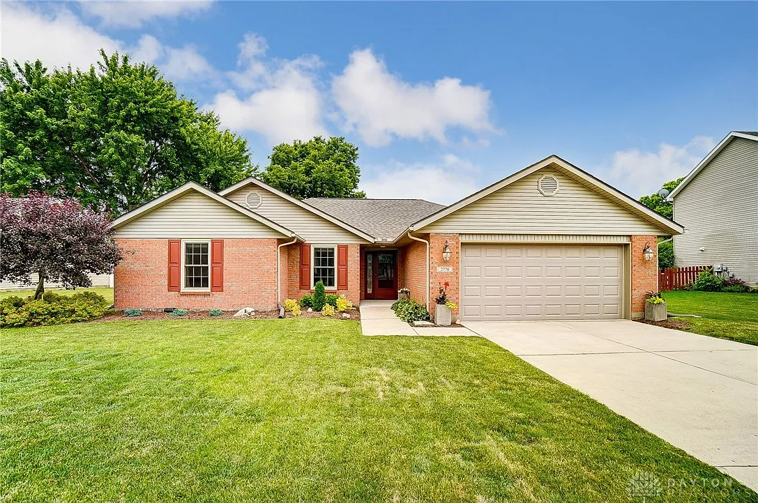 2770 Huntington Dr photo 1