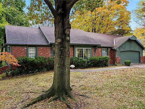 3rd image of 1214 Queens Pl