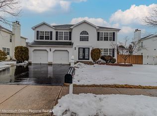 17 Diamond Ln, Howell, NJ 07731