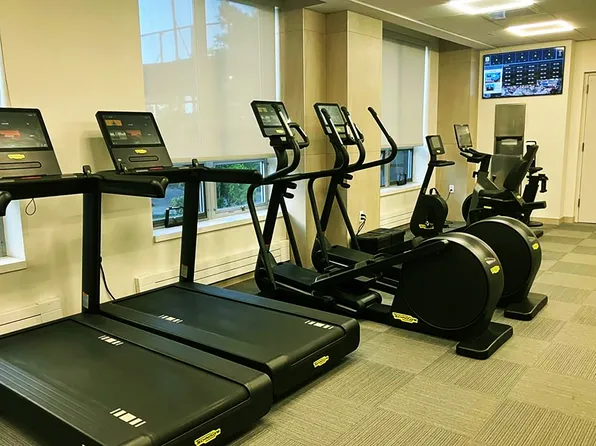 601 Surf Avenue image 21 of 23