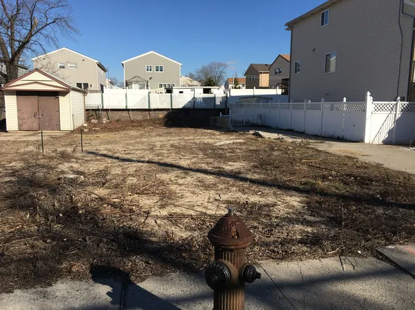 337 Hunter Ave, Staten Island, NY 10306