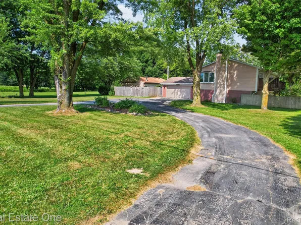 7990 Tower Rd, South Lyon, MI 48178