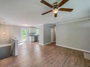 1206 Idlewylde Cir, Johnson City, TN 37601