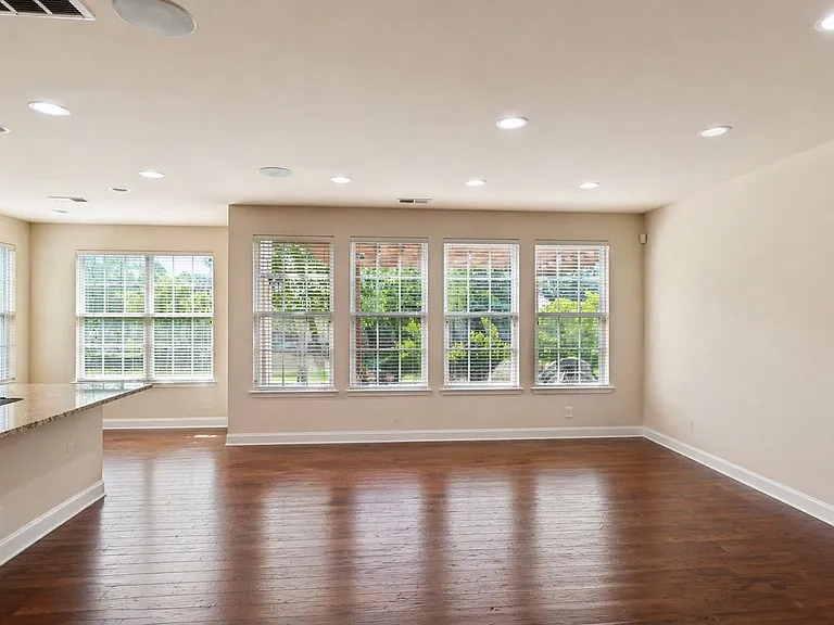 3634 Halcyon Dr — Photo 4