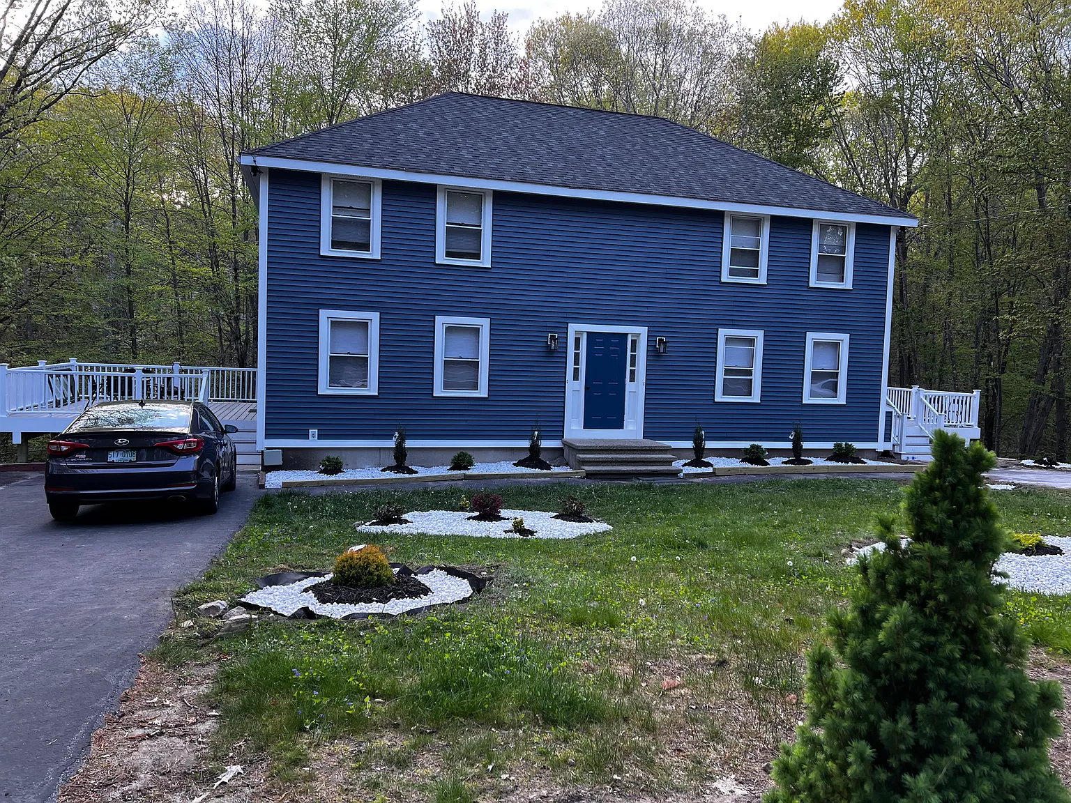 3 bed, 1.5 bath, 1873 sqft, $2,999 — Photo 1
