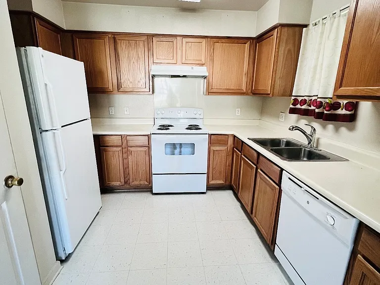 816 Martin Luther King Jr Dr — Photo 13