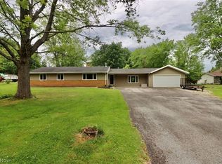 8312 N Locust Dr, Kirtland, OH