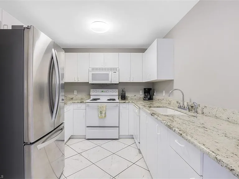 519 Roma Ct #3305 — Photo 7