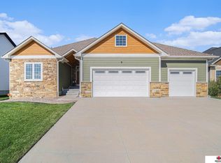 5901 Opus Dr, Lincoln, NE 68526