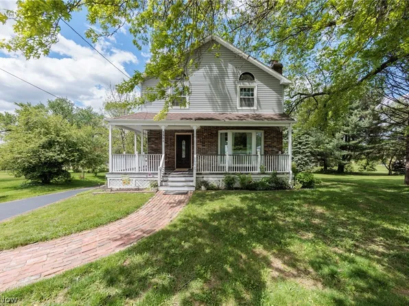 1984 W Turkeyfoot Lake Rd, Barberton, OH 44203
