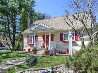 403 Raymon Ave, Boiling Springs, PA 17007