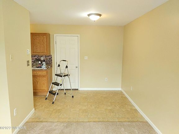 4th image of 255 Underwood St