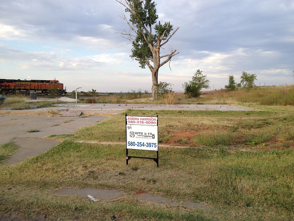 2nd image of 2806 Apache Dr