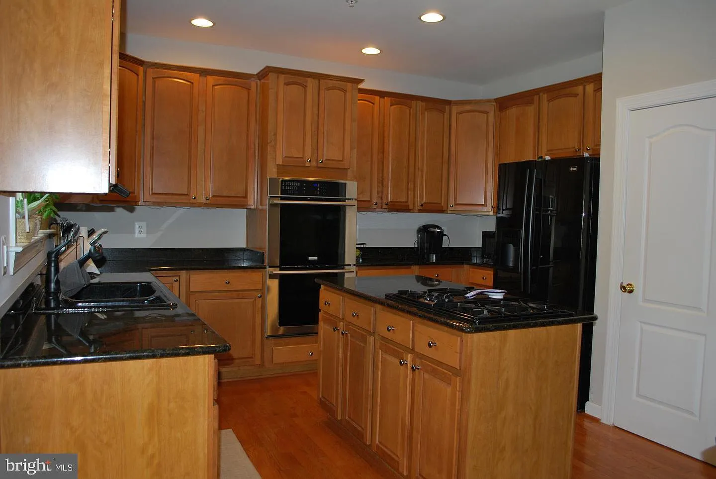 3 bed, 3.5 bath, 2704 sqft, $3,600 — Photo 4