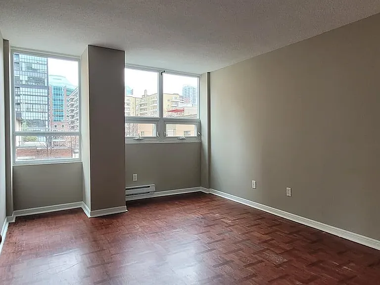 71 Charles St E #401 — Photo 11