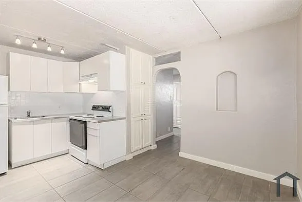 769 E Pierce St #7 — Photo 1