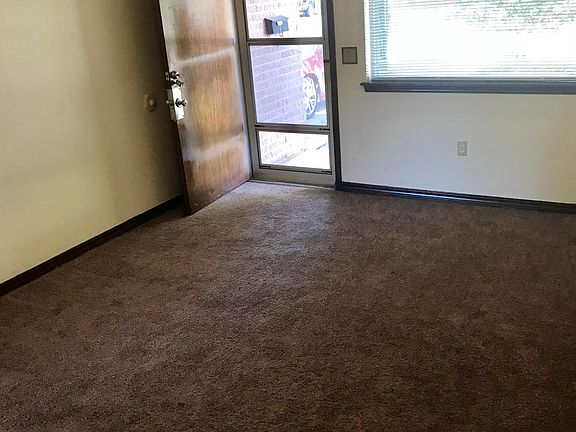 3rd image of 1109 Harrington Dr