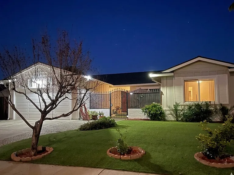 596 Curie Dr — Photo 2