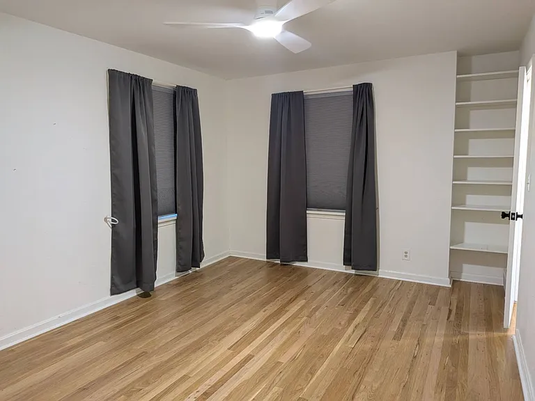 262 E 2 S — Photo 17