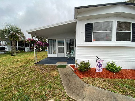 2nd image of 5 Lake Breeze Dr #B