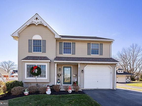 3rd image of 554 Harleysville Pike